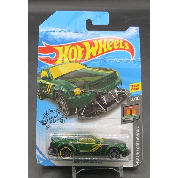 2018 Hot Wheels HW Dream Garage 2005 Ford Mustang