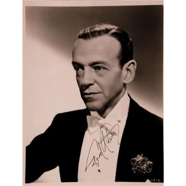 Fred Astaire signed portrait photo