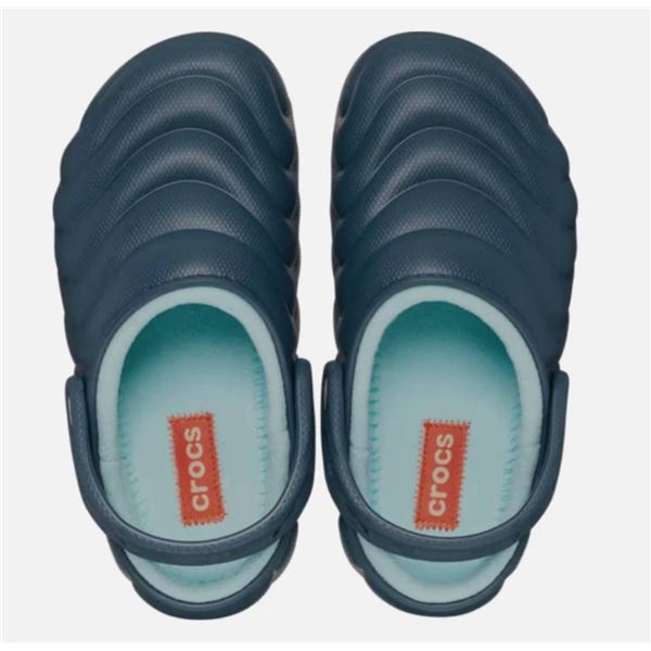 Crocs Classic Lined Overpuff Clog, Nightfall, Unisex Size M7/W9