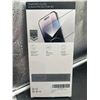 Image 3 : 200ESR Tempered-Glass Screen Protector Set for iPhone 15