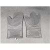 Image 2 : Kitchen Basics Oven Mitt Set, Gray Woven Design