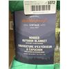 Image 3 : Weatherproof Vintage Hooded Outdoor Blanket With Plush Reverse
