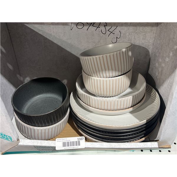 12-Piece Ceramic Dinnerware Set with Mixed Colors and Patterns
