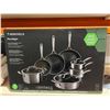 Image 2 : HENCKELS Paradigm Hybrid Ceramic Non-Stick Tri-ply Clad Cookware Set, 11-piece
