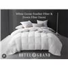 Image 1 : Hotel Grand Duvet with Label and Identified Defect