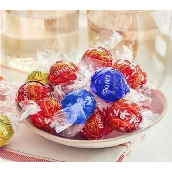 Lindt Lindor Assorted Chocolate Pouches 60g, Carton of 18