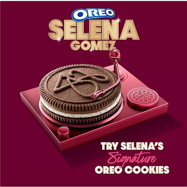 Oreo Selena Gomez Edition Chocolate & Cinnamon Creme Cookies, 4 x 303g