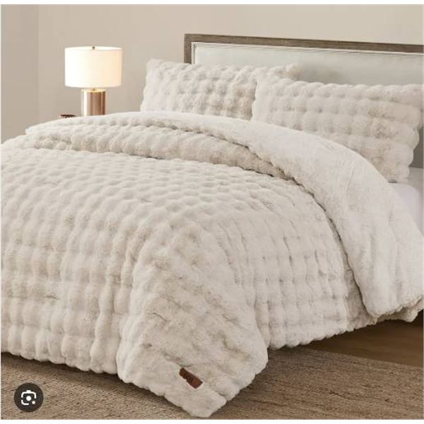 FRYE 3-Piece Faux Fur Comforter Set, Queen Size