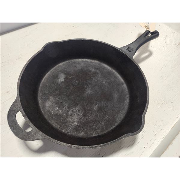 Used 10" Lewis & Clark Cast Iron Skillet
