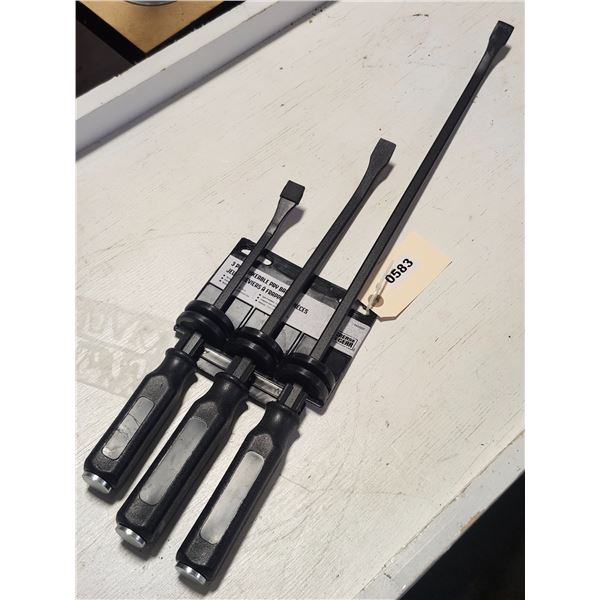New 3pc. Strikeable Pry Bar Kit