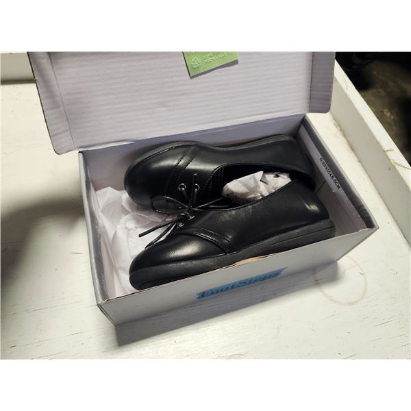 New Expressions Size 1 Girls Shoes