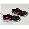 Image 2 : Women’s Nike shoes (size 6)