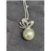 Image 2 : Faux Pearl Butterfly Necklace