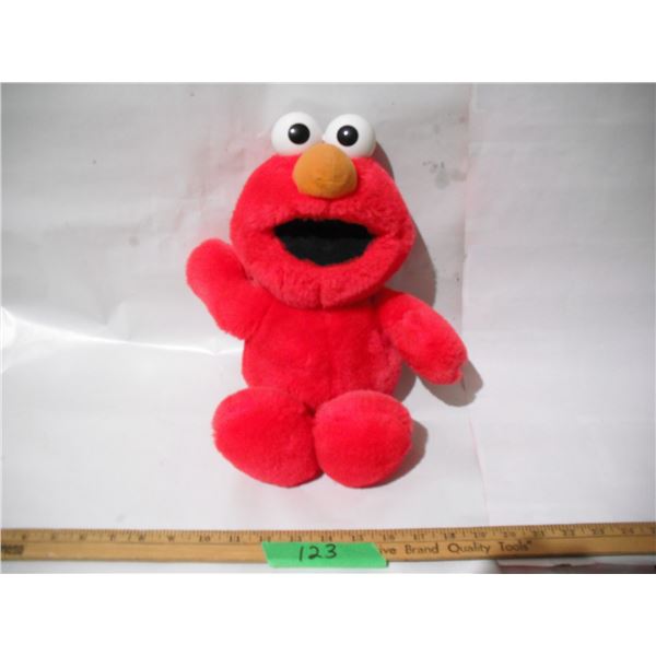 1995 Tickle Me Elmo (Laughs & Sometimes Viberates)**See Video