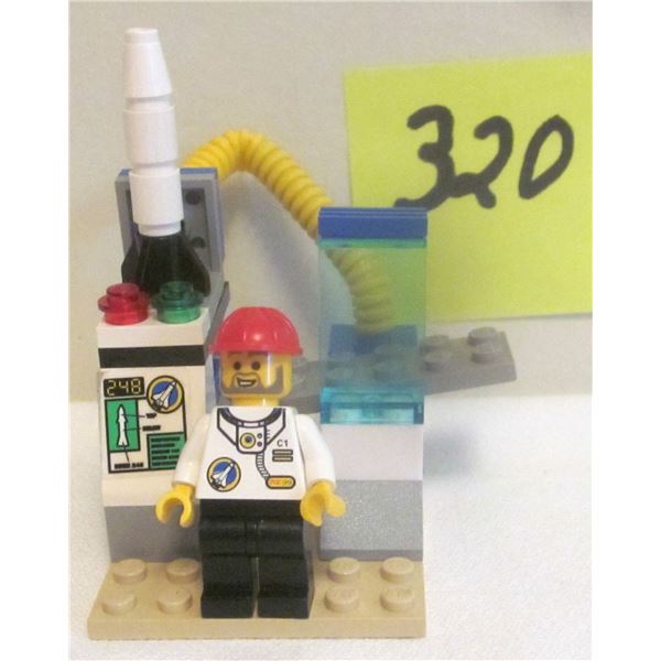 Vintage 1999 Lego #6452 "Mini Rocket Launcher"