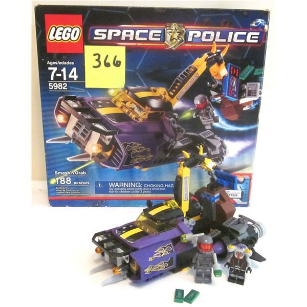 Vintage 2010 Lego #5982 "Smash & Grab" (Space Police 3) w/ Box