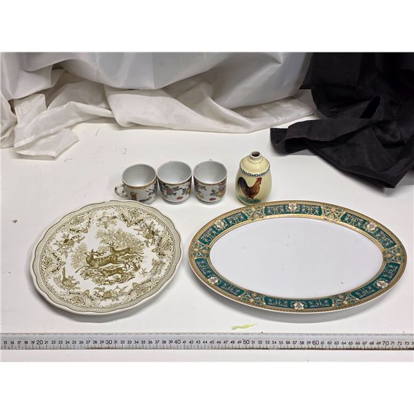 2 porcelain plates and 3 cups