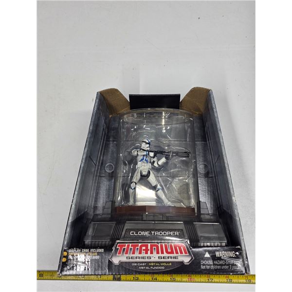 Starwars sealed figure- 2006 clone trooper by hasbro