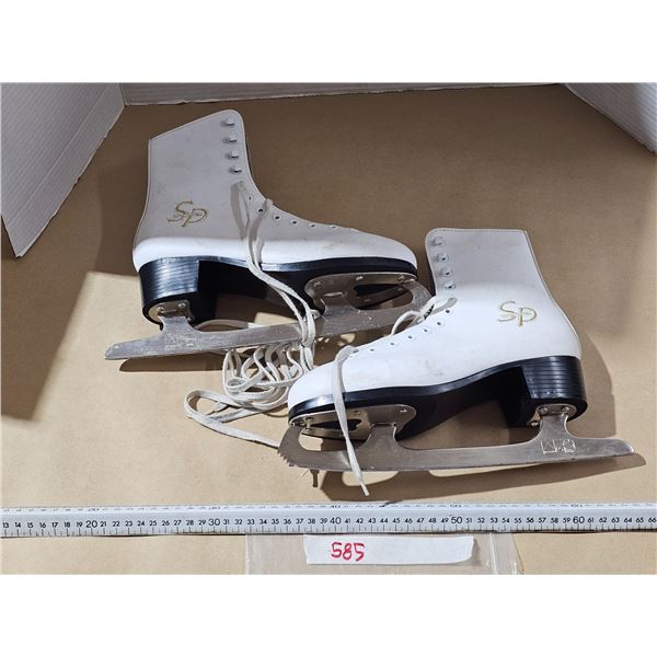 Women’s Skates Size 8