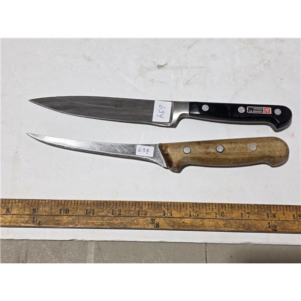 2 knives- 1 is henchels