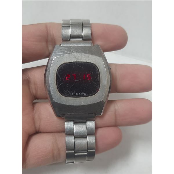 VINTAGE BULOVA RED DIGITAL QTZ WATCH , NEW BATTS, WORKS