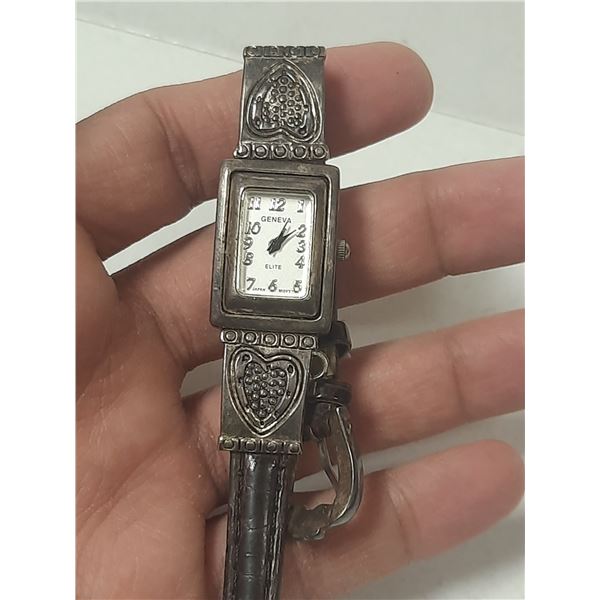 VINTAGE LADIES GENEVA  QTZ, NEW BATT, RUNS