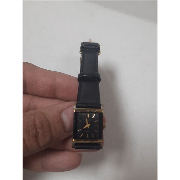 VINTAGE LADIES ACCURIST  QTZ, NEW BATT, RUNS