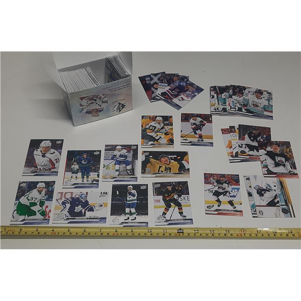 23-24 UD EXT SERIES PART SET LOTS OF INSERTS