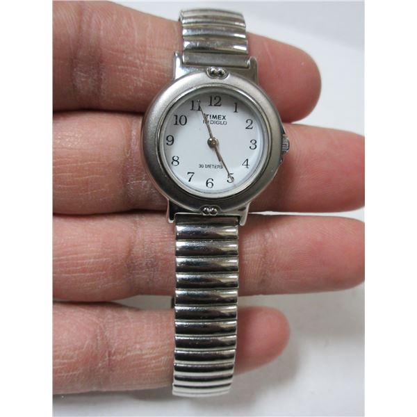 VINTAGE LADIES TIMEX INDIGLO QTZ, NEW BATT, RUNS