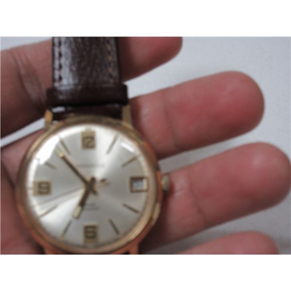 VINTAGE MENS CARAVELLE by BULOVA DATE @ 3 MAN WIND, RUNS