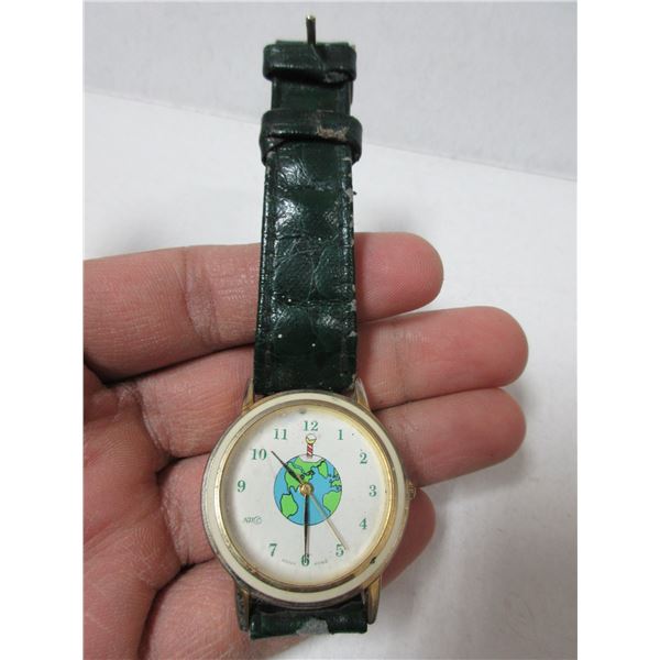 NICE VINTAGE QTZ WATCH, NEW BATT, RUNS