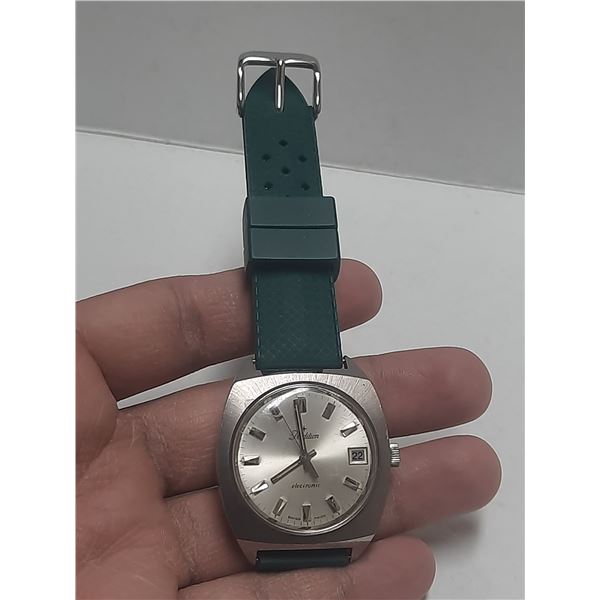 VINTAGE TRADITION AUTO WIND, DATE @ 3 RUNS