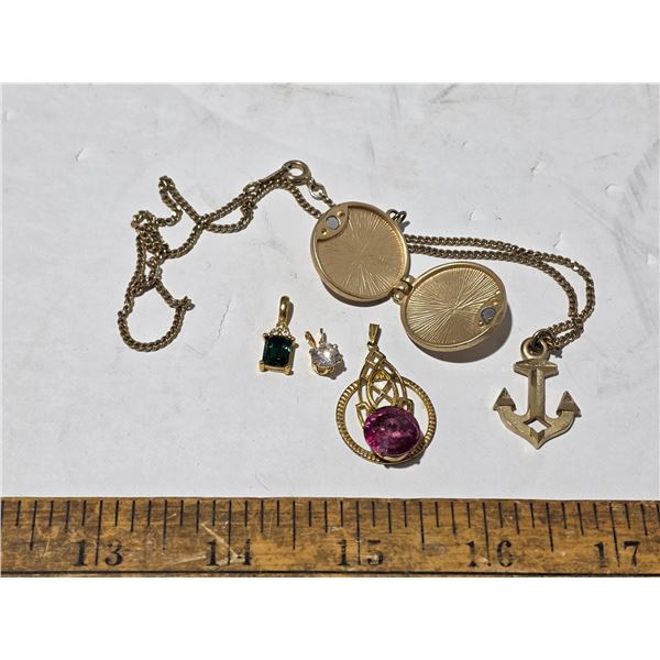 Chain and 5 pendants