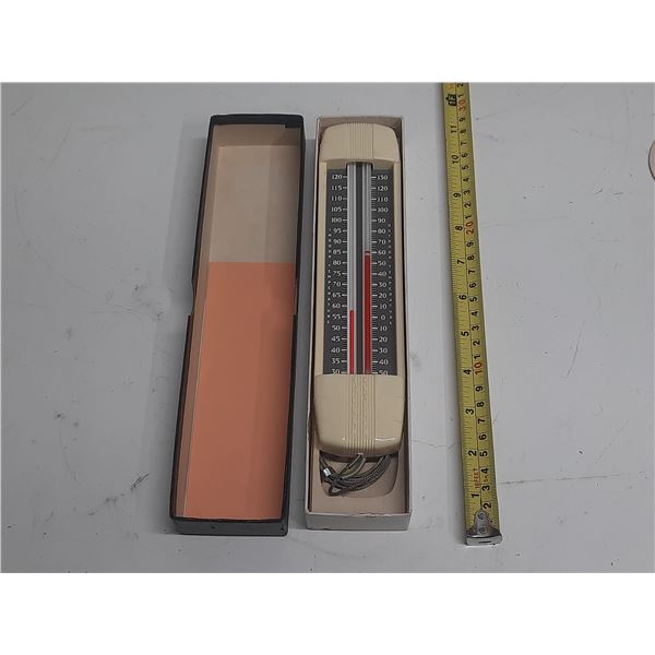 The 407 indoor- outdoor thermometer