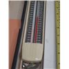 Image 2 : The 407 indoor- outdoor thermometer