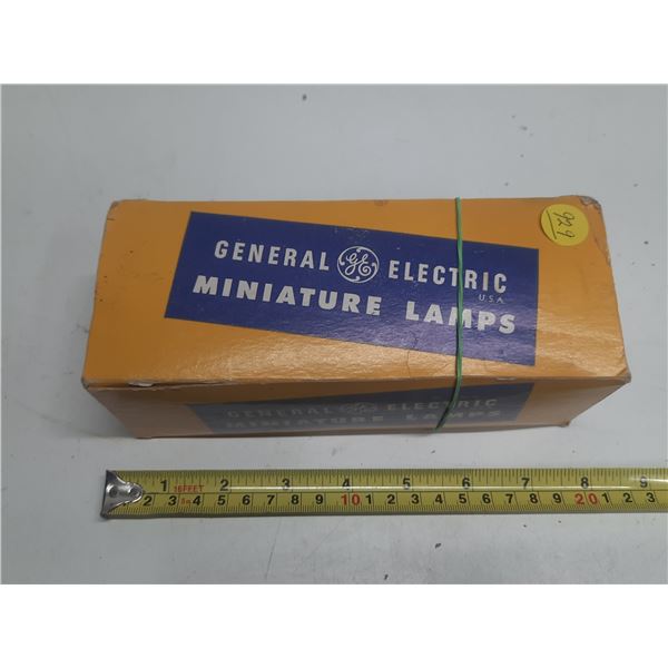 Box of 6 bulbs GE #7156- NOS