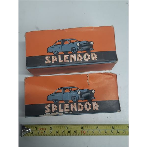 2 boxes of splendor bulbs 19 total