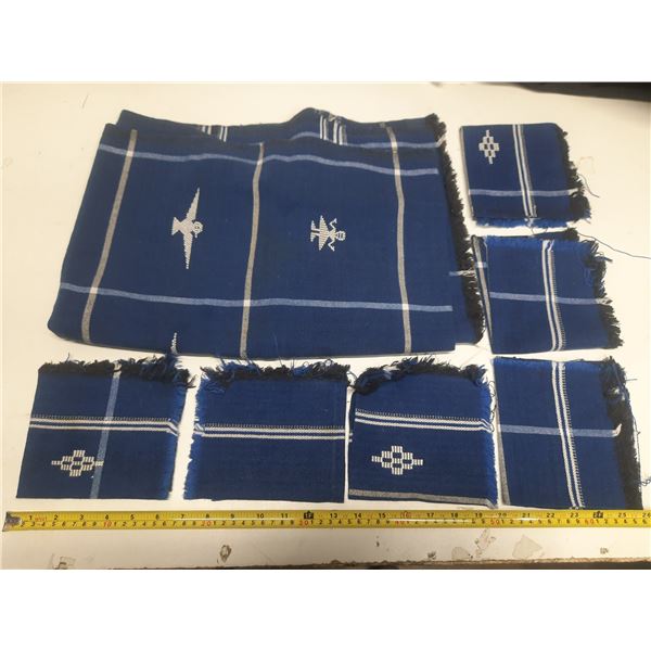 Blue table cloth with 6 napkins