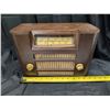 Image 2 : Vintage wood Radio 12"x8"x9" (Not working)