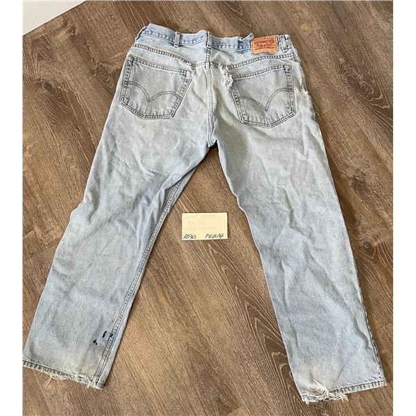 Levi 505 - 38 / 30 - Well worn