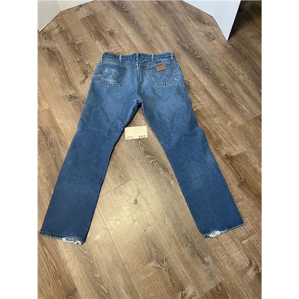 Wrangler - mens - copper rivet - W40 L34