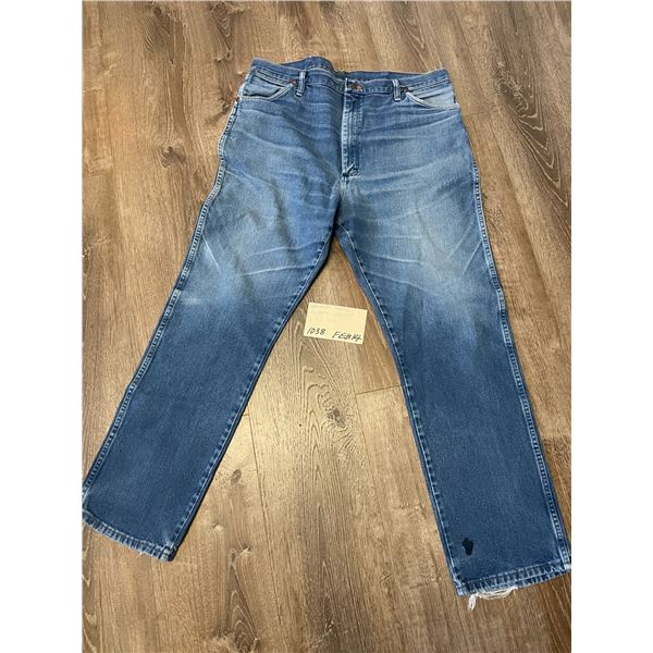 Wrangler - Mens - copper rivet -W40 L34