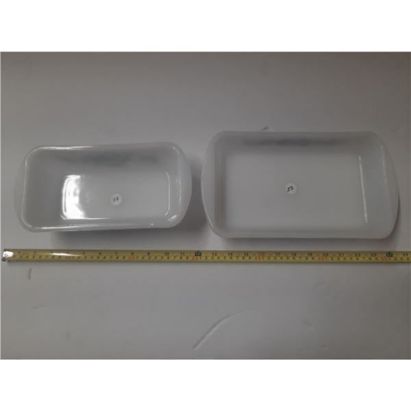 Bakeware with Glass. (Small Bowl Have Chip)