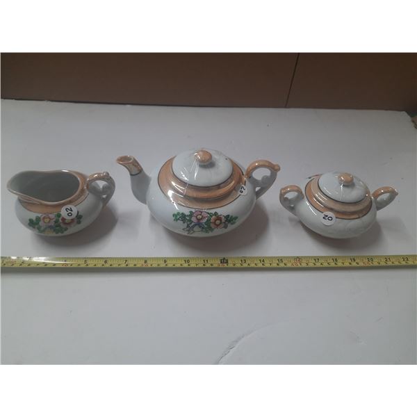 Set of Jeap Ot Coffee Creamer and Sugar Bowl Flower Design.