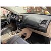 Image 38 : PARKSVILLE - 2014 CHRYSLER TOWN AND COUNTRY WHITE  235345 KMS - D231156