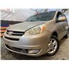Image 1 : PARKSVILLE - 2004 TOYOTA SIENNA GOLD 319801 KMS - B014612