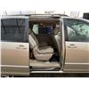 Image 40 : PARKSVILLE - 2004 TOYOTA SIENNA GOLD 319801 KMS - B014612