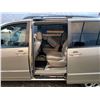 Image 45 : PARKSVILLE - 2004 TOYOTA SIENNA GOLD 319801 KMS - B014612