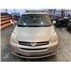 Image 7 : PARKSVILLE - 2004 TOYOTA SIENNA GOLD 319801 KMS - B014612