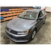 Image 4 : PARKSVILLE - 2016 VOLKSWAGEN JETTA GREY 178471 KMS - D385209